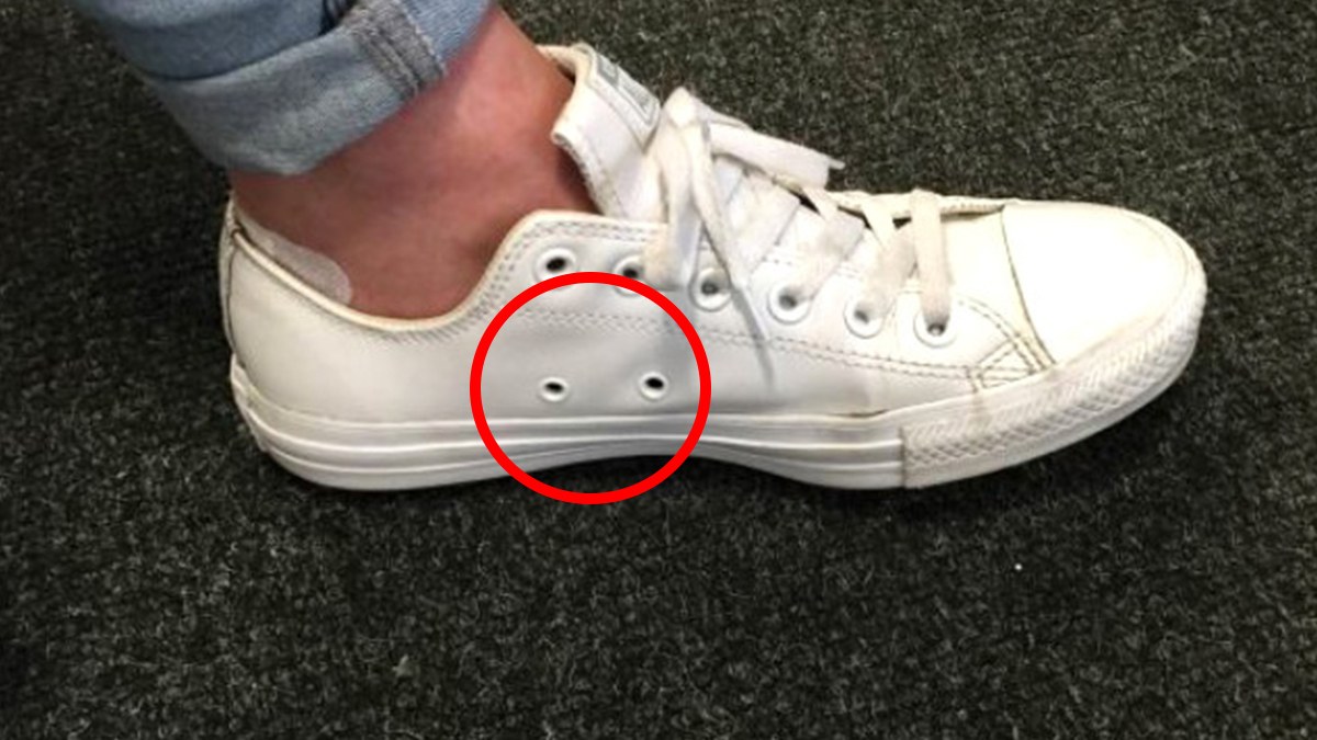 Ayakkabılardaki bu delikler bakın ne işe yarıyor