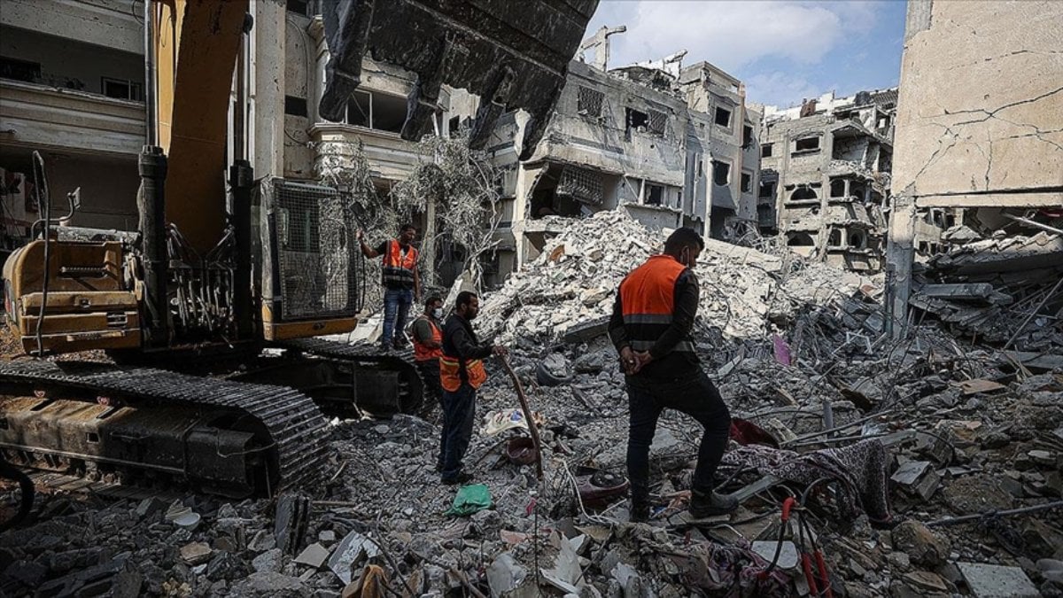 Mısır ve BAE, Gazze'ye havadan yardım indirdi