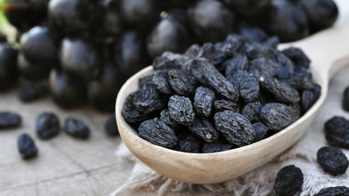Kuru üzümün faydaları nelerdir? Günde 1 avuç yemek nelere iyi geliyor?