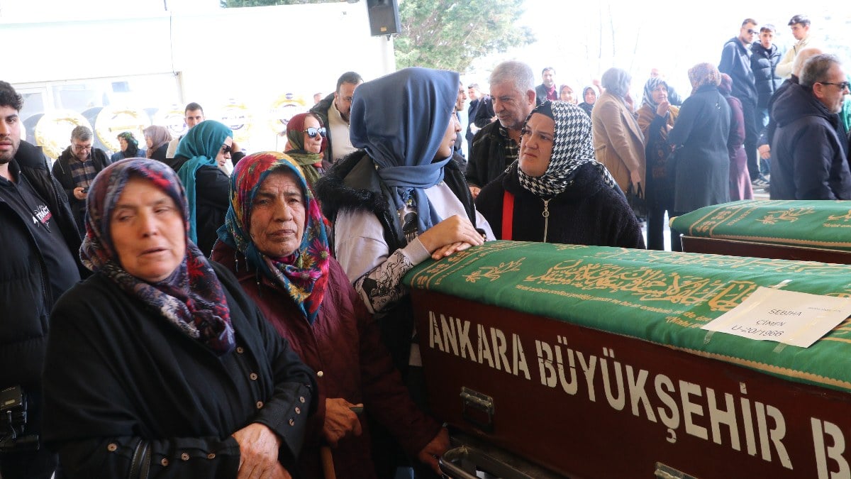 Ankara'da bir aile daha yok oldu: Eşi tarafından öldürülen kadın ve oğlu toprağa verildi