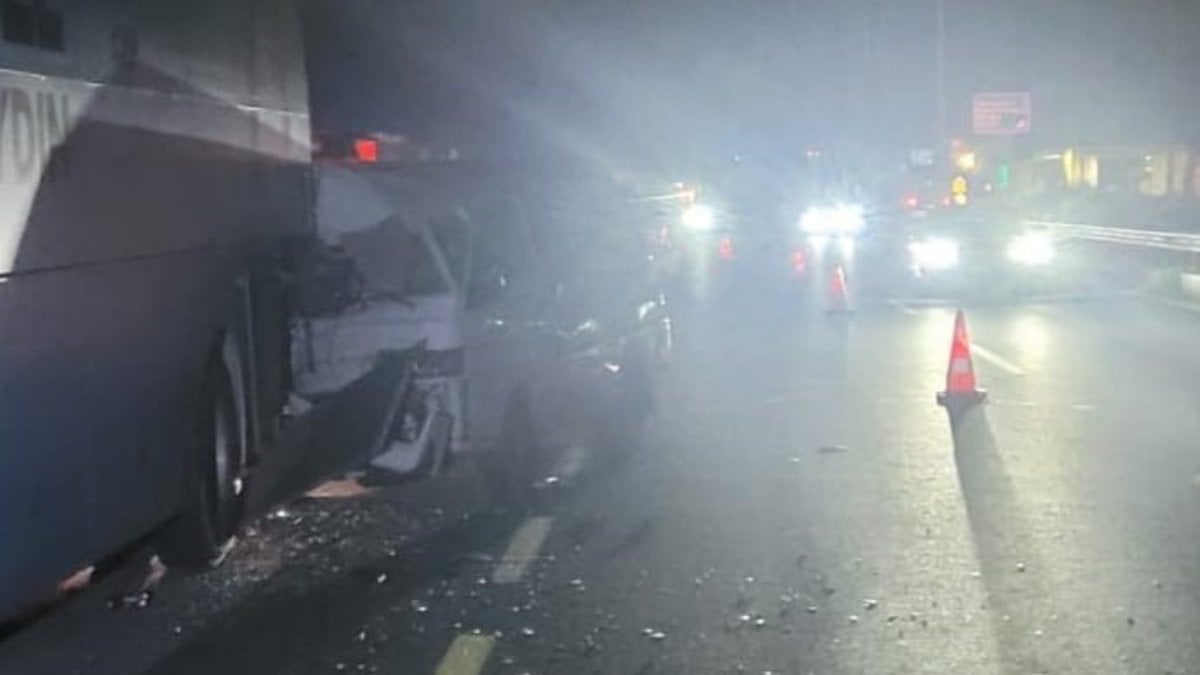 Aydın'da ticari araç seçim otobüsüyle çarpıştı: 1 ölü