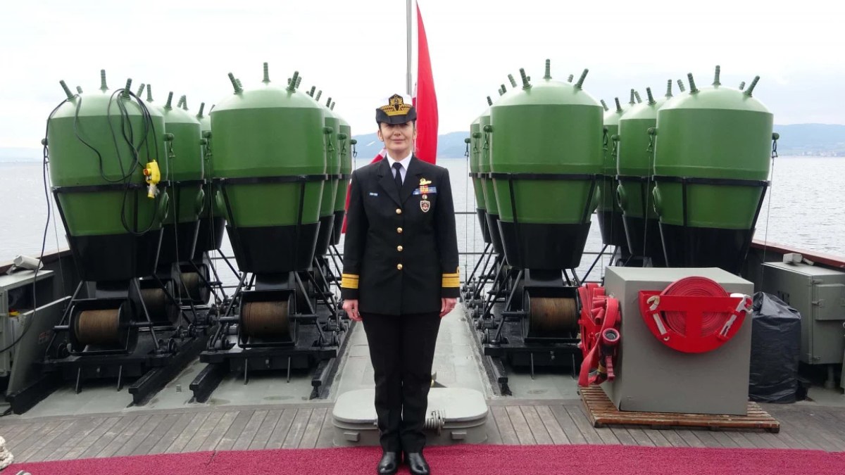 Türkiye'nin ilk kadın amirali Gökçen Fırat TCG Nusret ile seyir yaptı