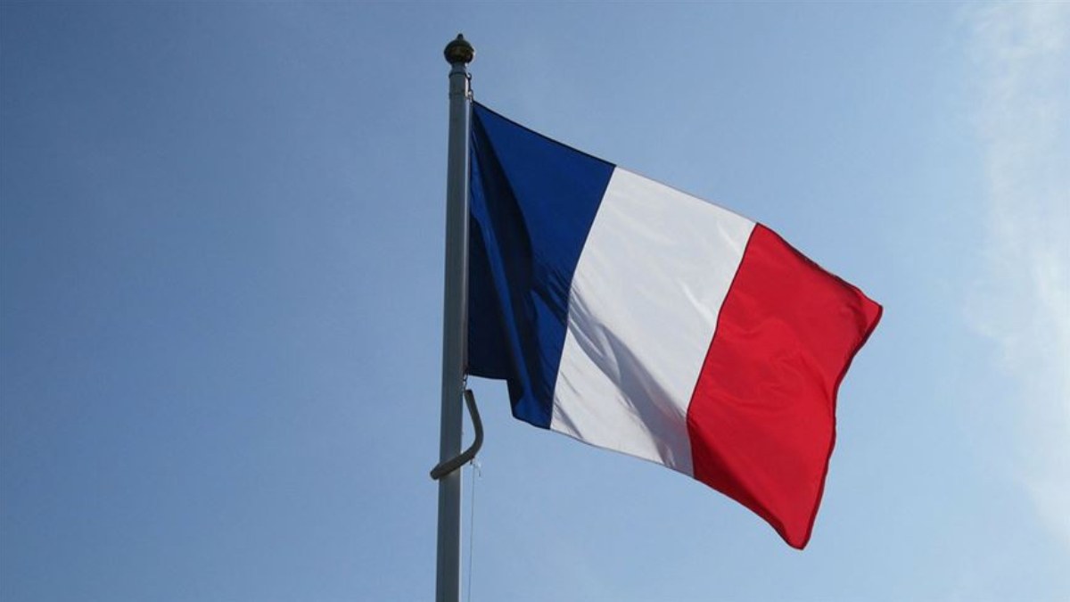 Fransa'da bir camiye ırkçı saldırıda bulunuldu