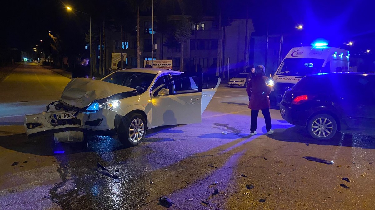 Bolu'da iki otomobil çarpıştı: 1 yaralı