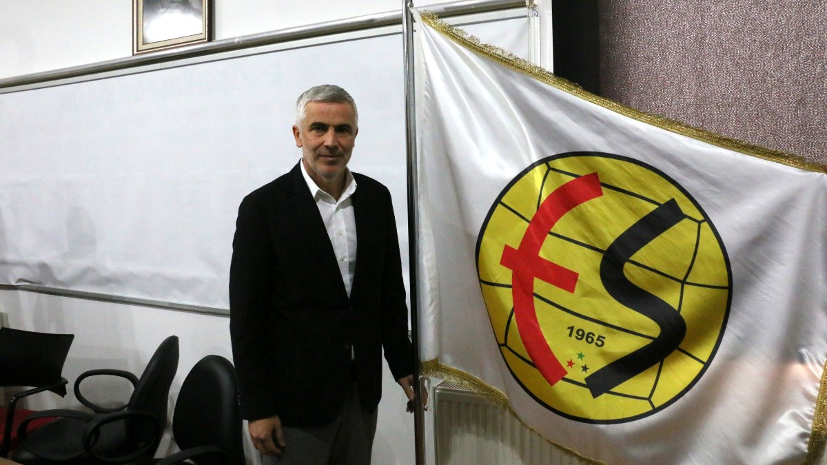 Eskişehirspor'un yeni teknik direktörü Önder Karaveli oldu