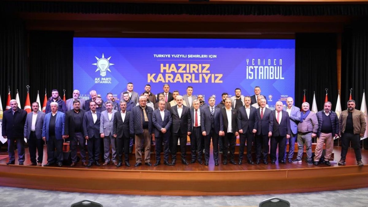 İstanbul’da 400 CHP’li AK Parti’ye katıldı