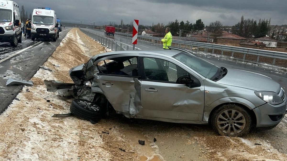 Çorum'da 5 ayrı trafik kazası: 1 ölü 10 yaralı