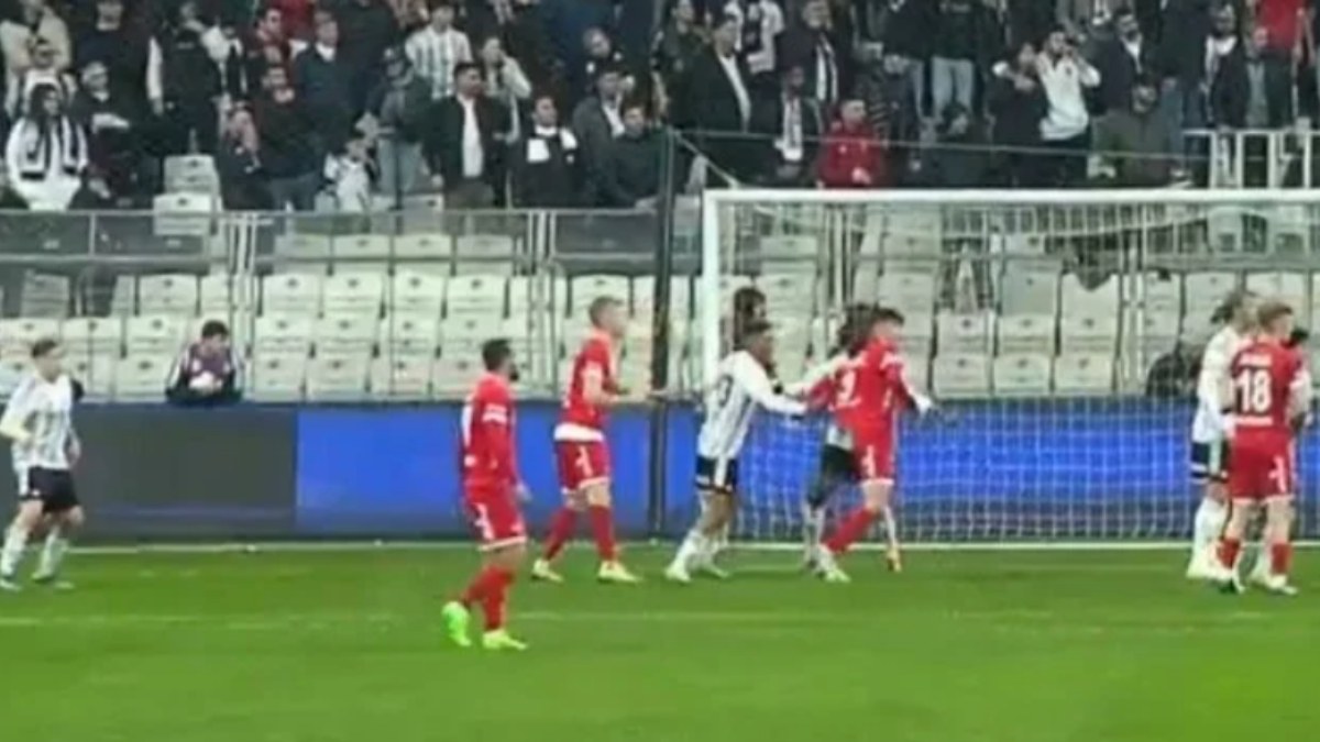 VAR uyardı, Antalyaspor penaltı kazandı