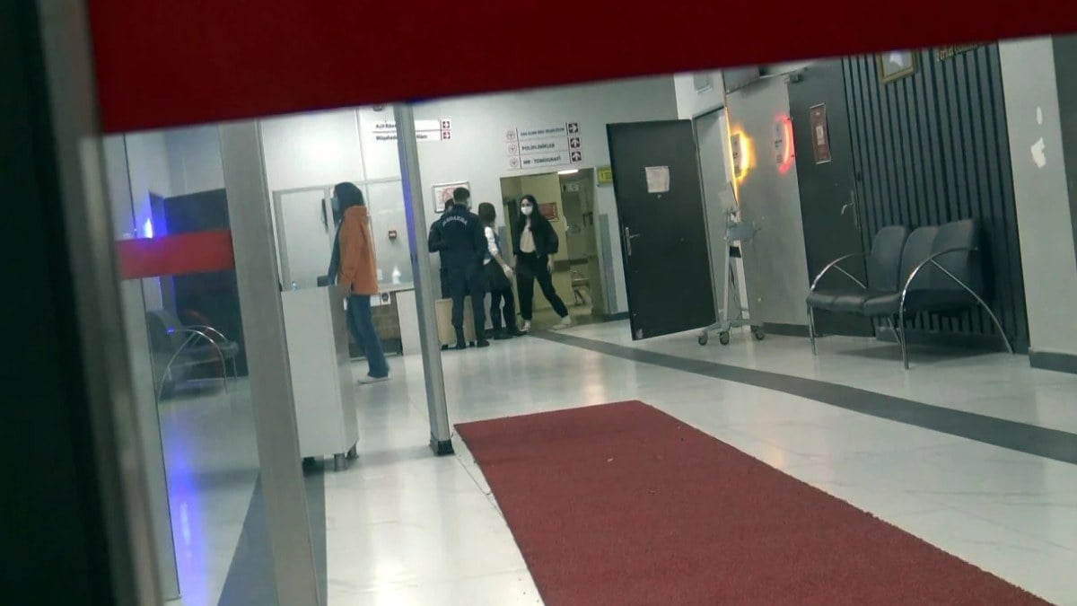 İstanbul'da hastanenin acil servisi 'izole hastalar' nedeniyle kapatıldı