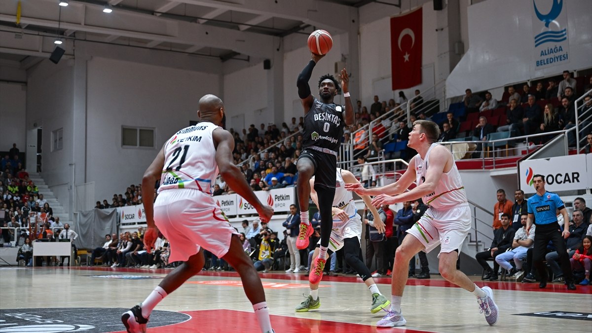 Beşiktaş, Aliağa Petkimspor deplasmanında galip geldi