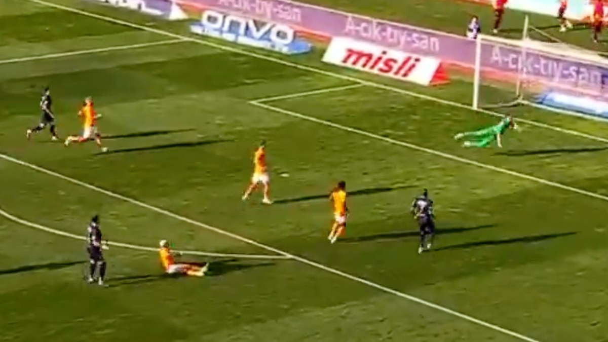 Kasımpaşalı Aytaç Kara'dan Galatasaray'a nefis gol