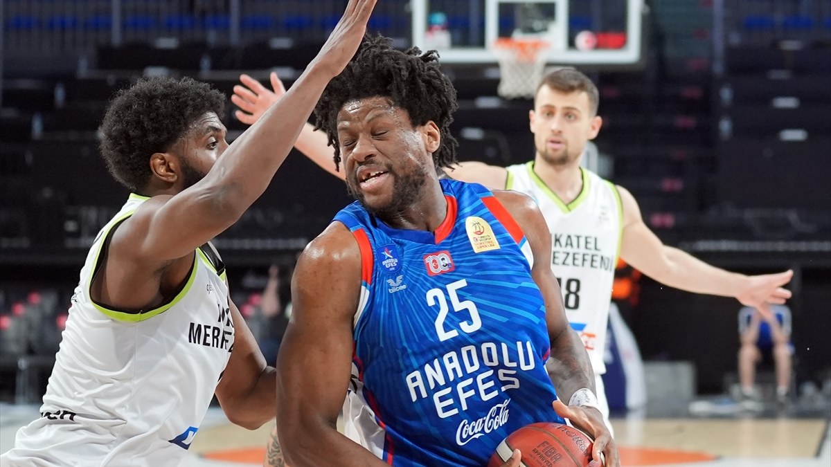 Anadolu Efes, Merkezefendi Belediyesi Basket'i mağlup etti