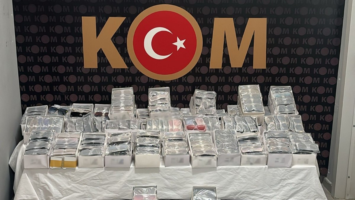 Antalya'da kaçakçılara operasyon! Çok sayıda kaçak malzeme ele geçirildi