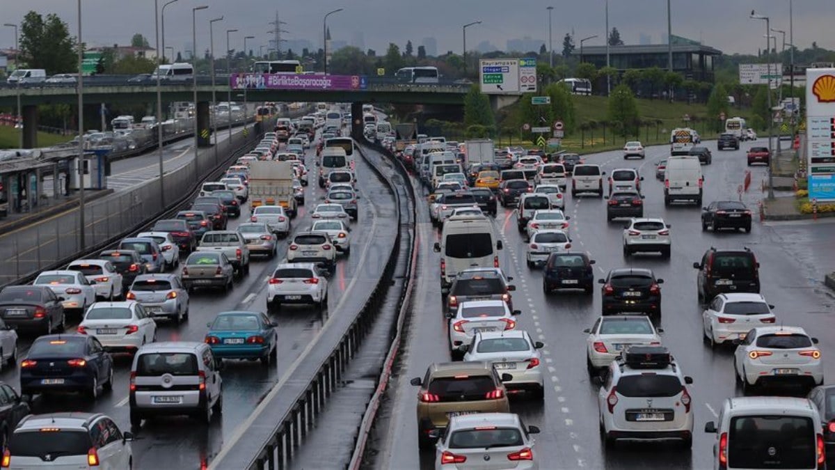 Trafikte en fazla araç olan ilk 20 il! En kalabalık trafik İstanbul'da