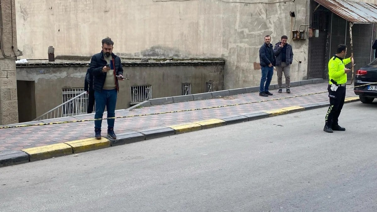 Diyarbakır'daki silahlı kavgada yoldan geçen kadın yaralandı