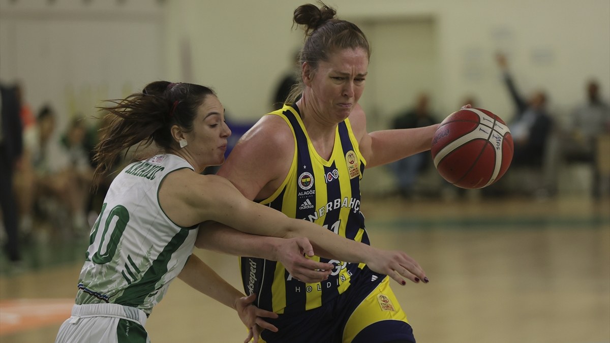 Fenerbahçe Kadın Basketbol Takımı, normal sezonu namağlup lider bitirdi