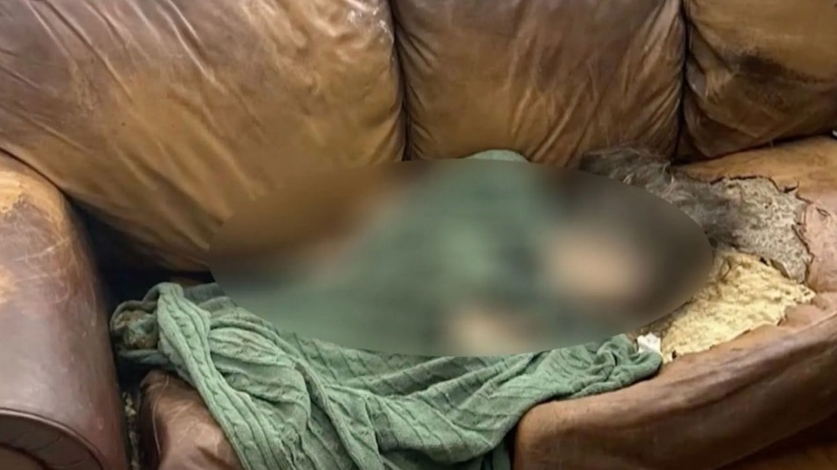 ABD'de kızlarının cesedini kanepede çürümeye terk ettiler: Mahkeme 40 yıl hapis cezası verdi