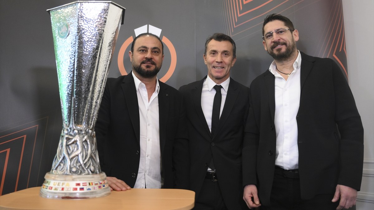 Galatasaraylı eski futbolcular, 24 yıl sonra UEFA kupasıyla buluştu