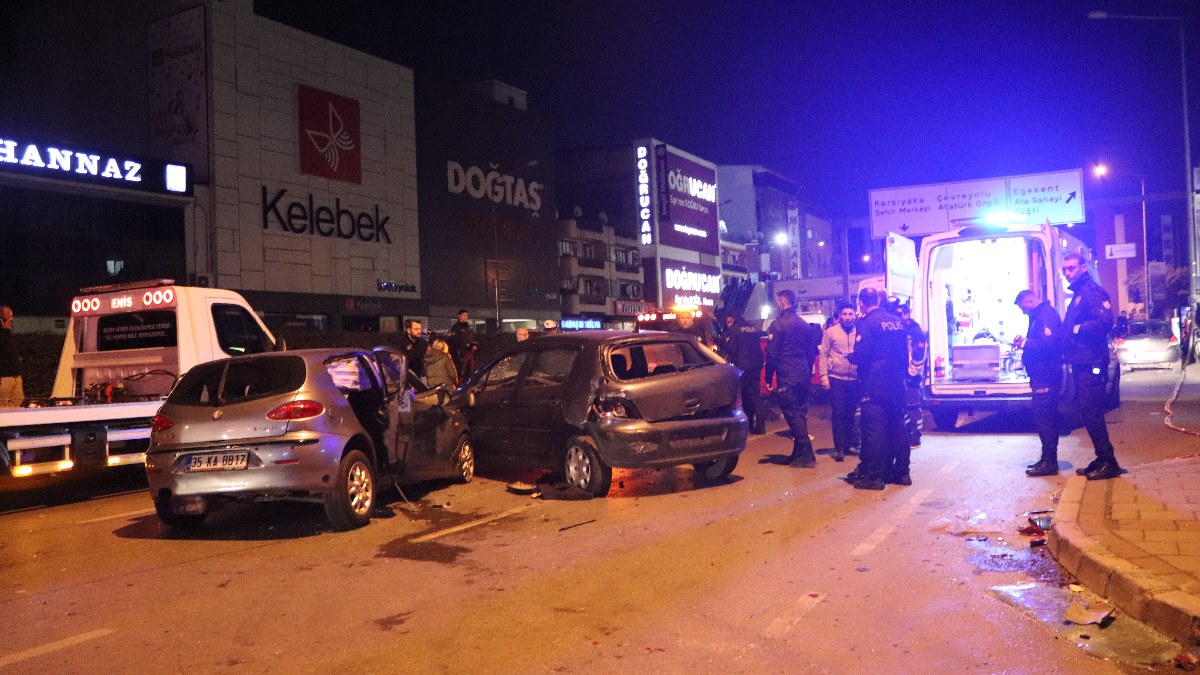 İzmir'deki feci kaza: 2 ölü, 7 yaralı