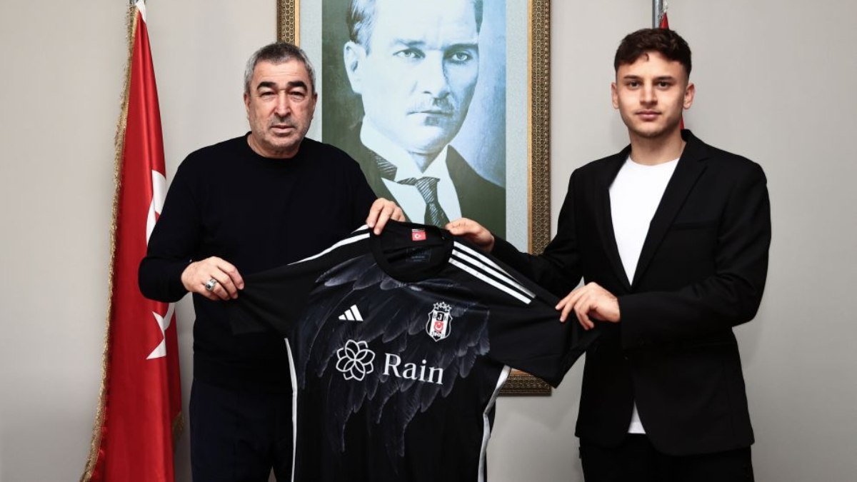 Beşiktaş'ta imza! Fahri Kerem Ay, profesyonel oldu