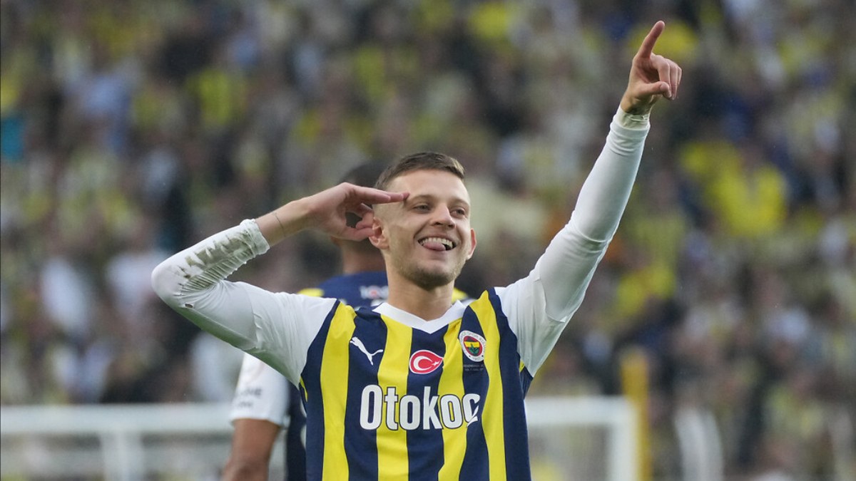 Fenerbahçe, Sebastian Szymanski'nin bonservisini belirledi