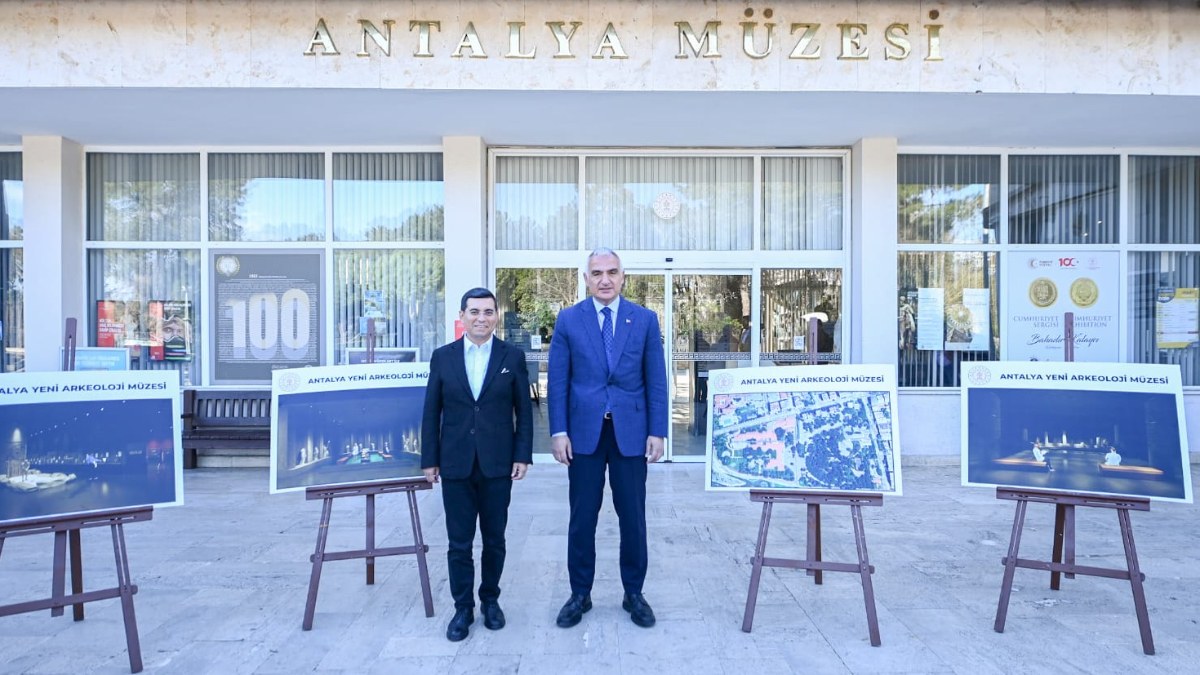 Mehmet Nuri Ersoy Antalya Müzesi'ni ziyaret etti: Yetkilerden bilgi aldı