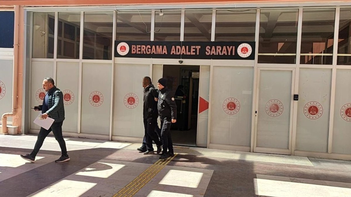 İzmir’de araç kundaklayan şahıs tutuklandı