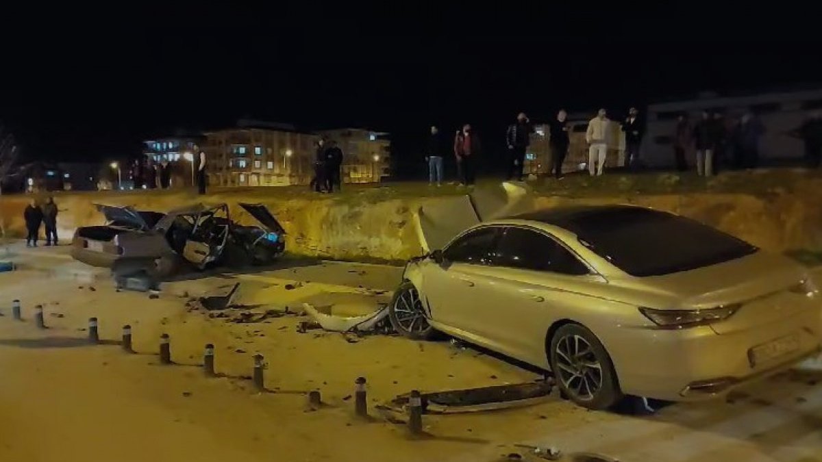 Gaziantep’te 2 otomobil çarpıştı: Biri ağır yedi yaralı