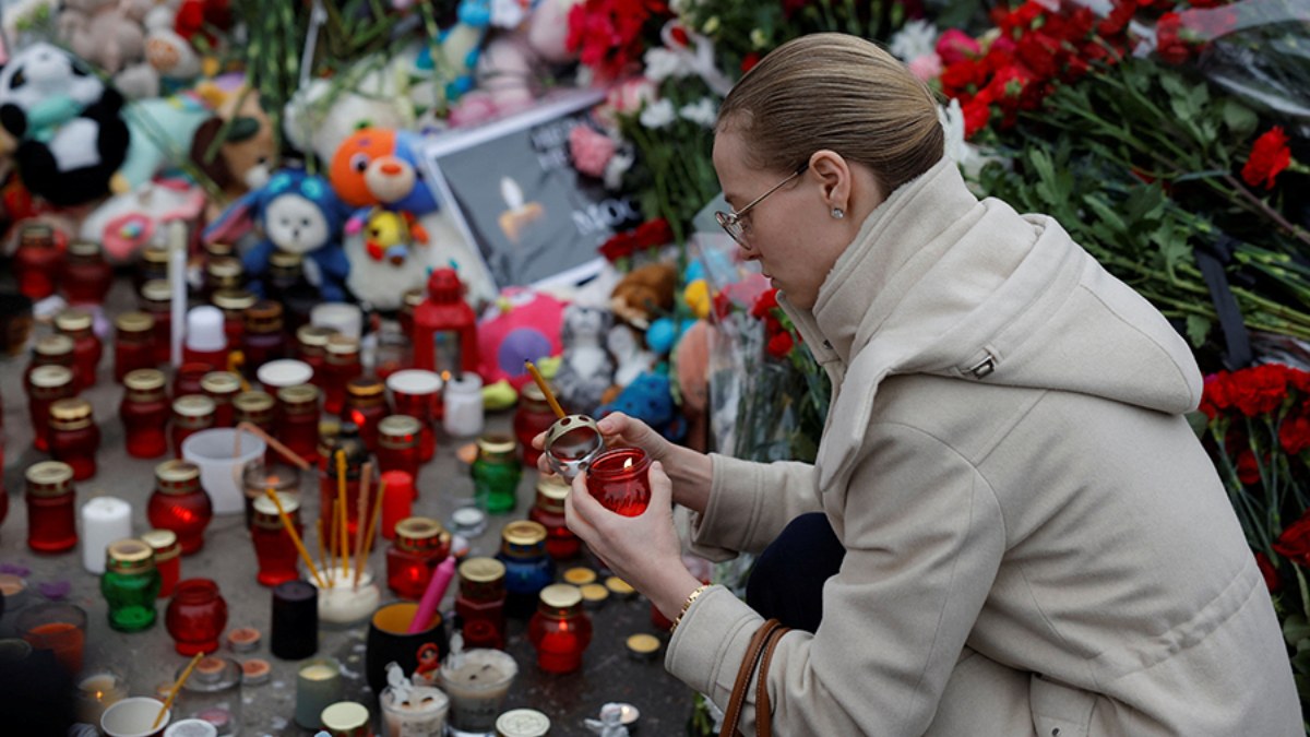 Rusya'da halk, konser saldırısında ölenleri andı