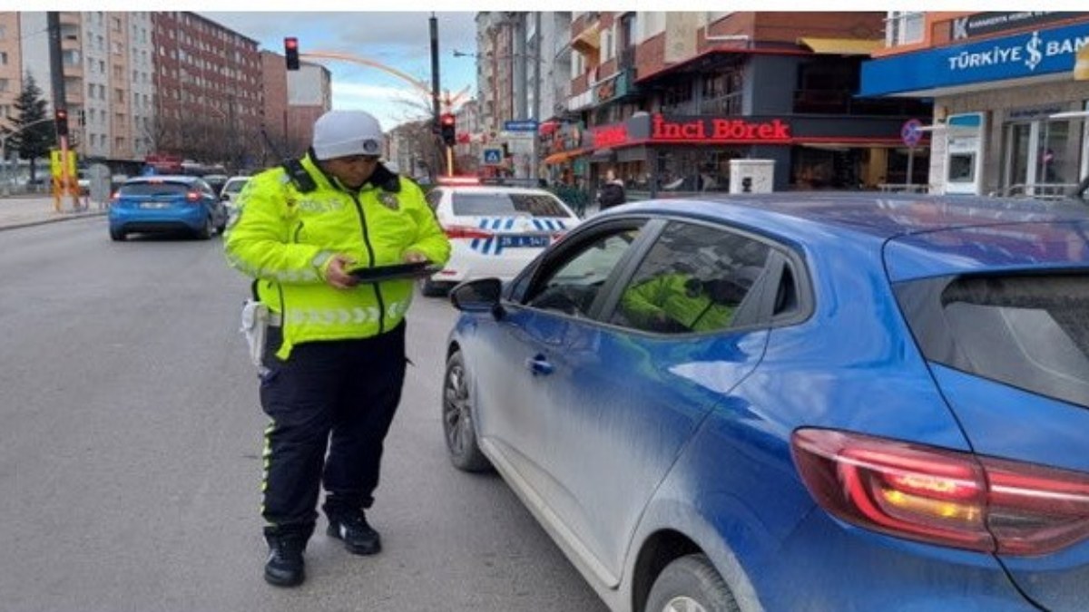 Eskişehir'de trafik denetimde sürücülere ceza yağdı