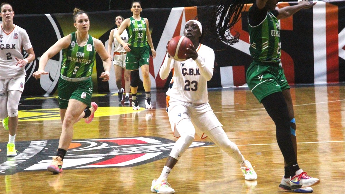 Kadınlar Basketbol Süper Ligi'nde üç yarı finalist belli oldu