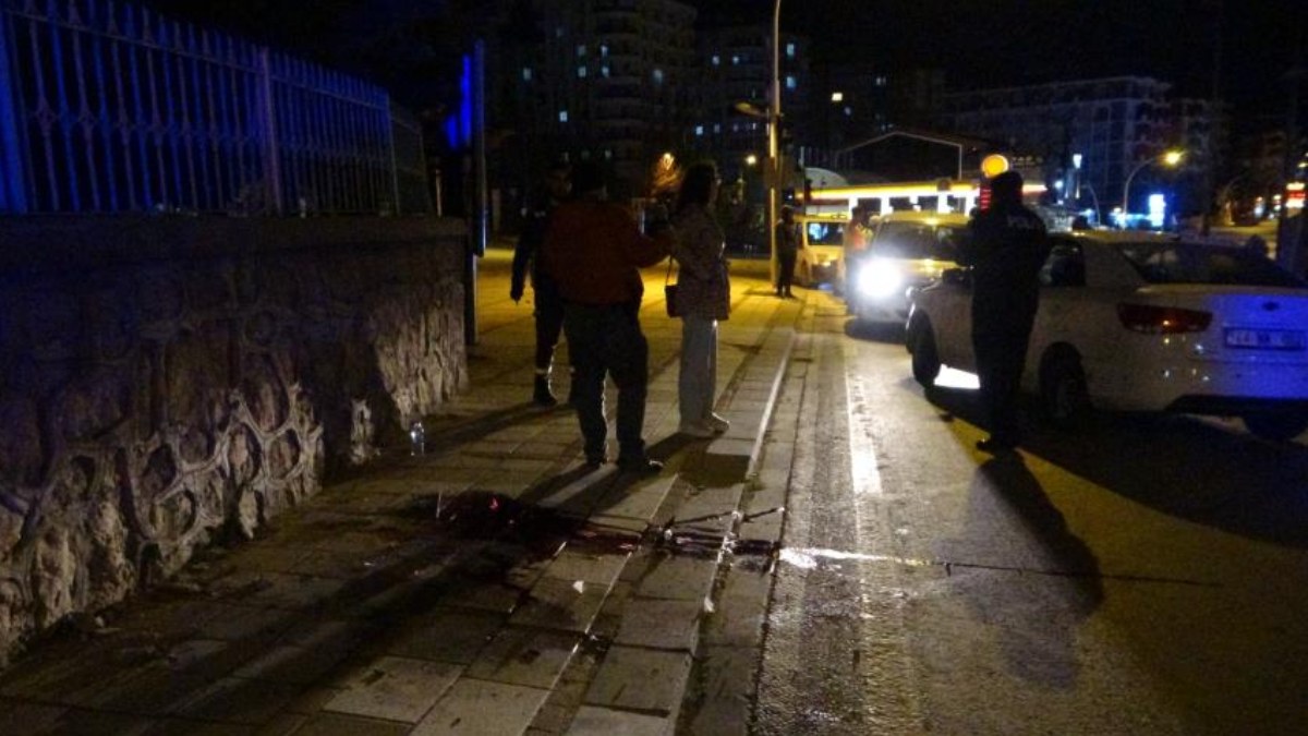 Malatya'da kaza yapan araç ile duvar arasına sıkışan şahsın bacağı koptu