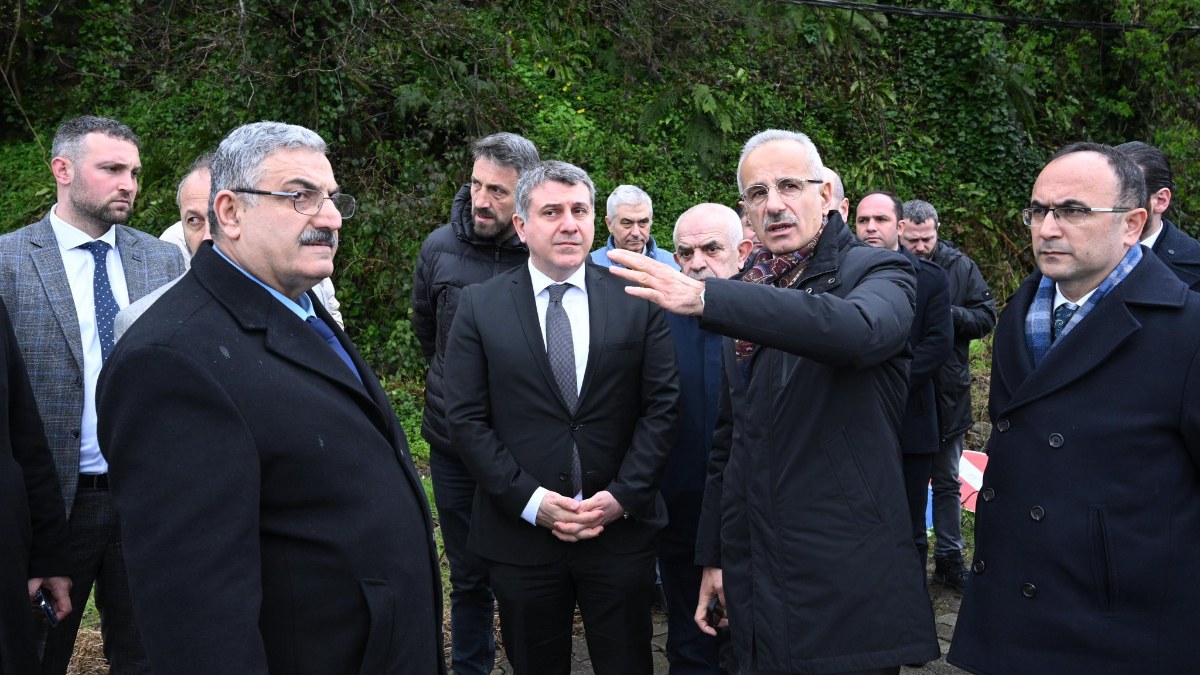 Ulaştırma ve Altyapı Bakanı Abdulkadir Uraloğlu, Artvin'de çeşitli temaslarda bulundu