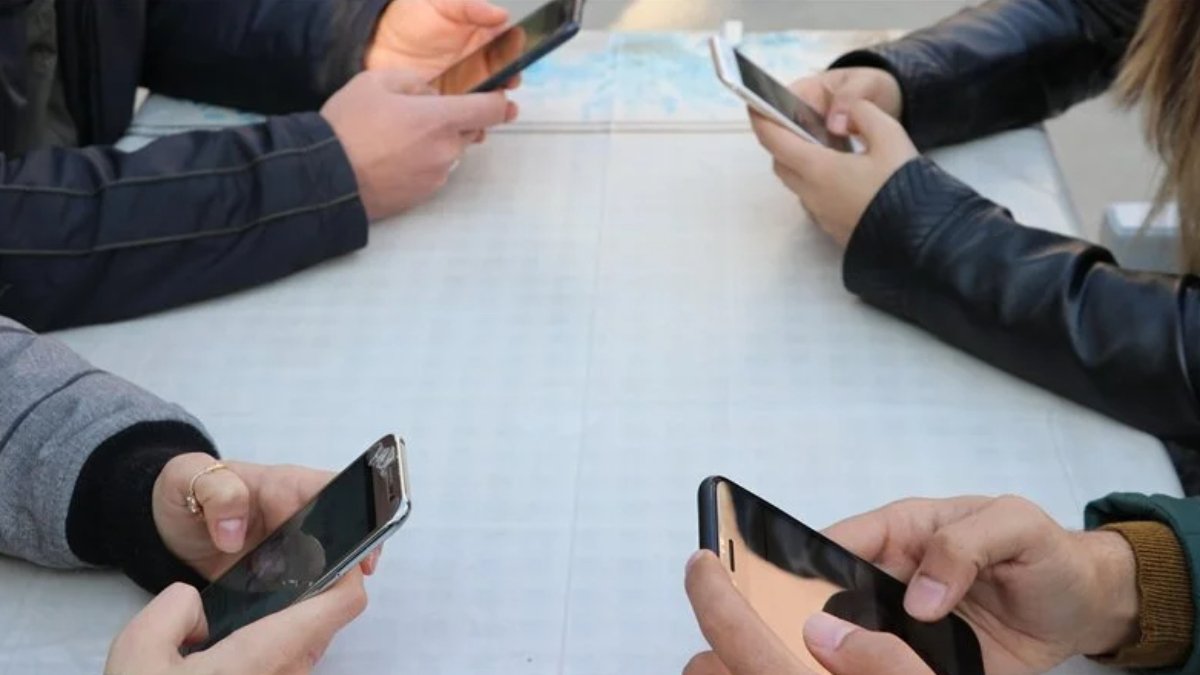 Okullarda sosyal medya uygulamalarına tedbir alınacak