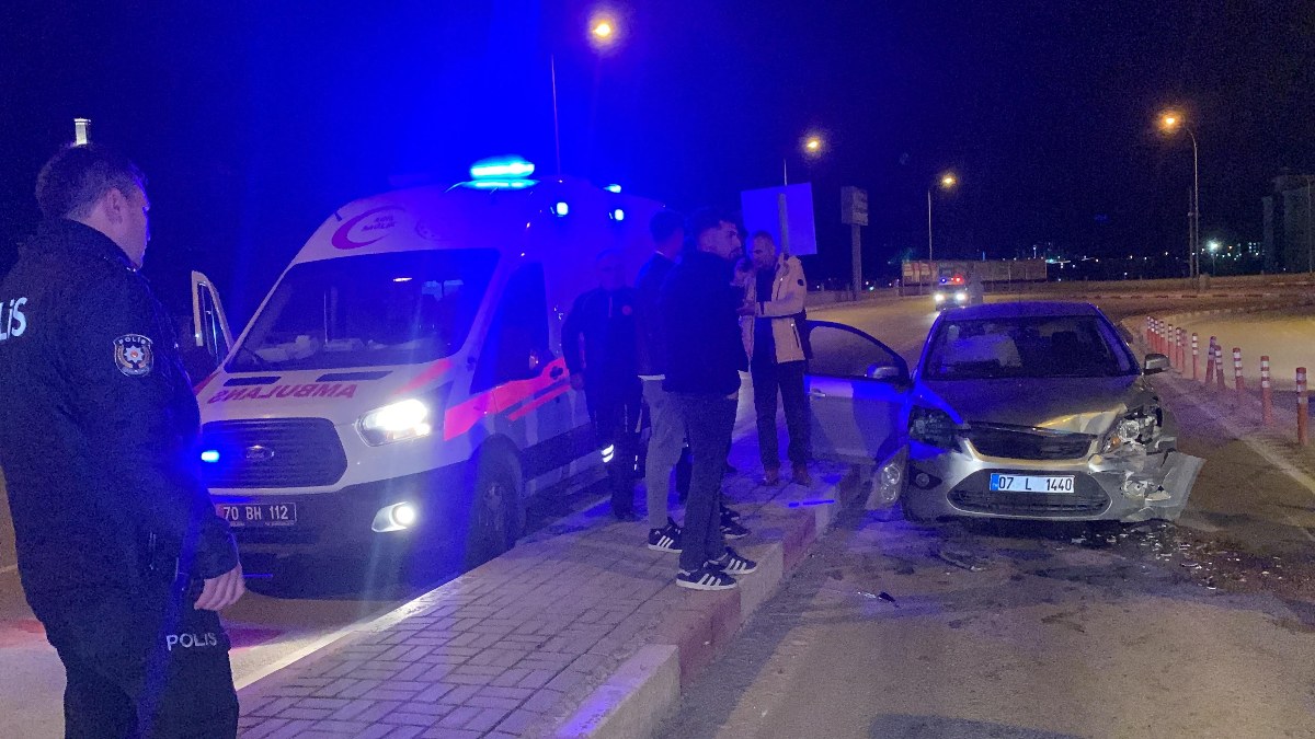 Karaman'da otomobilleri kafa kafaya çarpıştığı kazada 2 kişi yaralandı