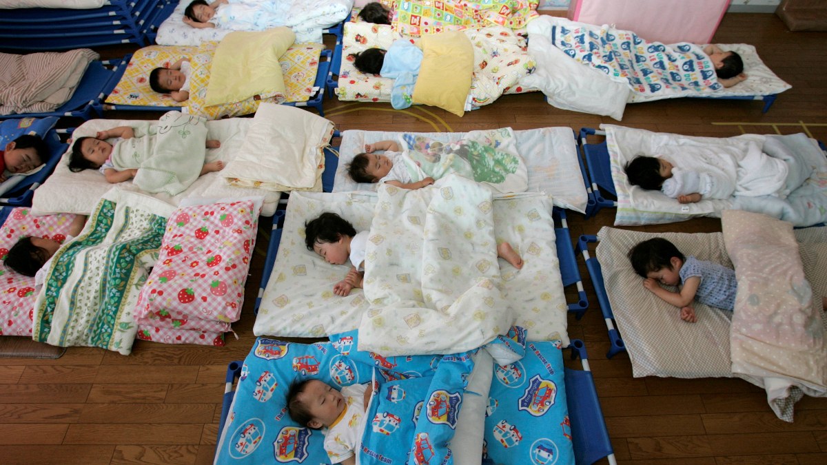 Japonya'da bebekler için üretim duruyor! Yetişkin bezlerine odaklanacaklar