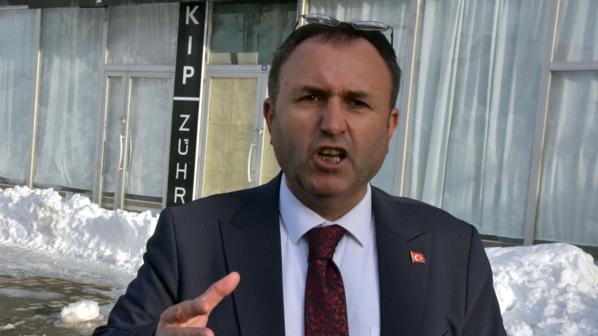 CHP'nin Bitlis adayı partisini eleştirdi: Miting saatim DEM Parti’ye satılmış