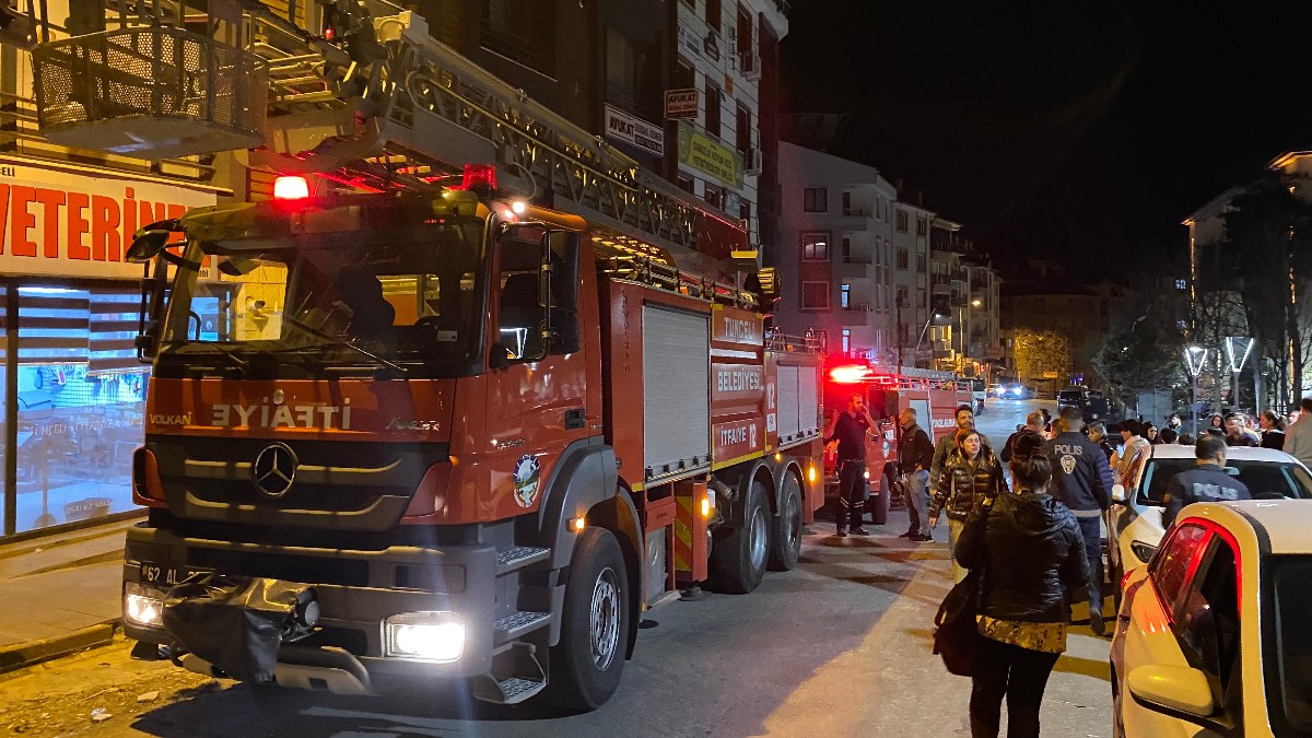 Tunceli’de bina boşluğunda yangın çıktı