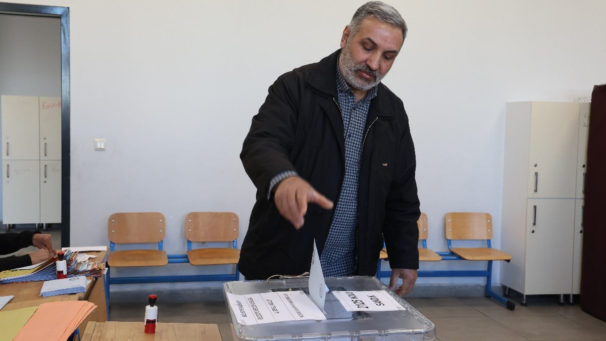 Elazığ’da oy kullanma işlemleri başladı
