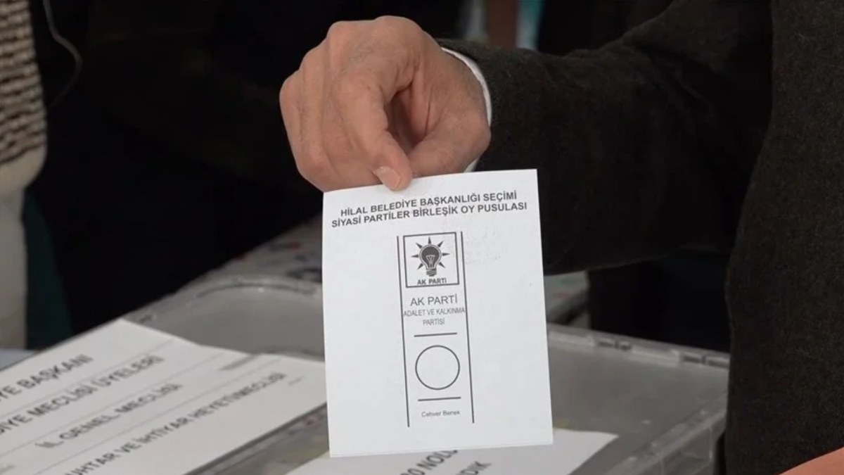 En kısa oy pusulası Şırnak'ın Hilal beldesinde: 4,5 santimetre