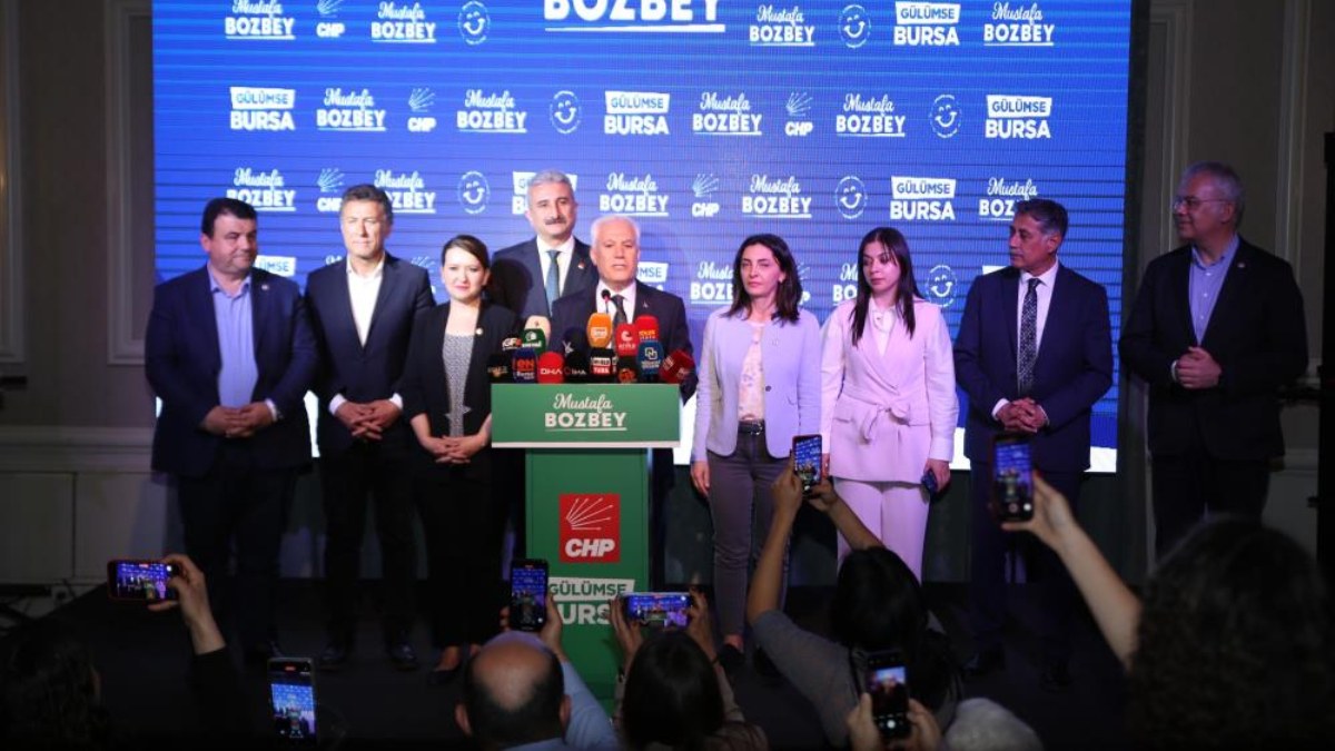 CHP'nin Bursa adayı Bozbey: Açılan yüzde 28 sandıkta 15 puan öndeyiz