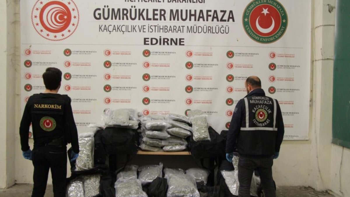 Kapıkule Gümrük Kapısı'nda 220 kilogram uyuşturucu yakalandı
