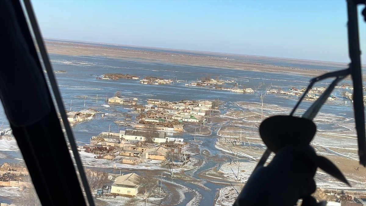 Kazakistan'da seller: 16 bin kişi tahliye edildi
