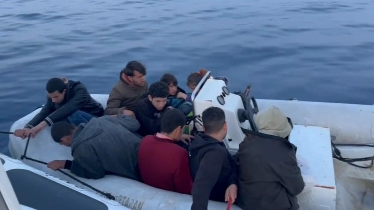Muğla'da kaçak göçmen hareketliliği! 20 kişi kurtarıldı