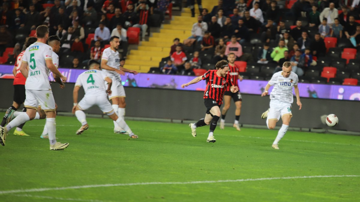 Alanyaspor deplasmanda Gaziantep FK'yı mağlup etti