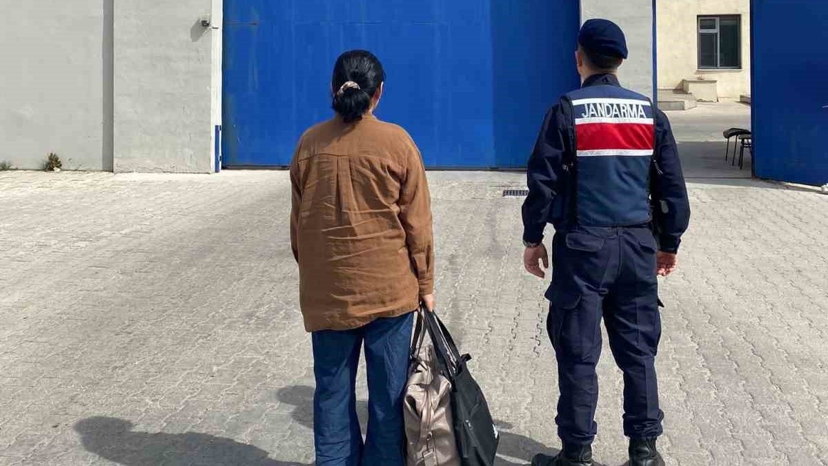 Afyonkarahisar'da yabancı uyruklu kadın, fuhuş suçundan tutuklandı