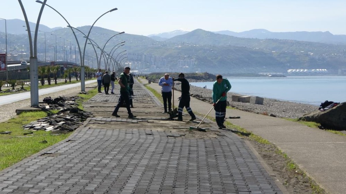 Trabzon'da fırtına nedeniyle zarar gören yollar onarılıyor