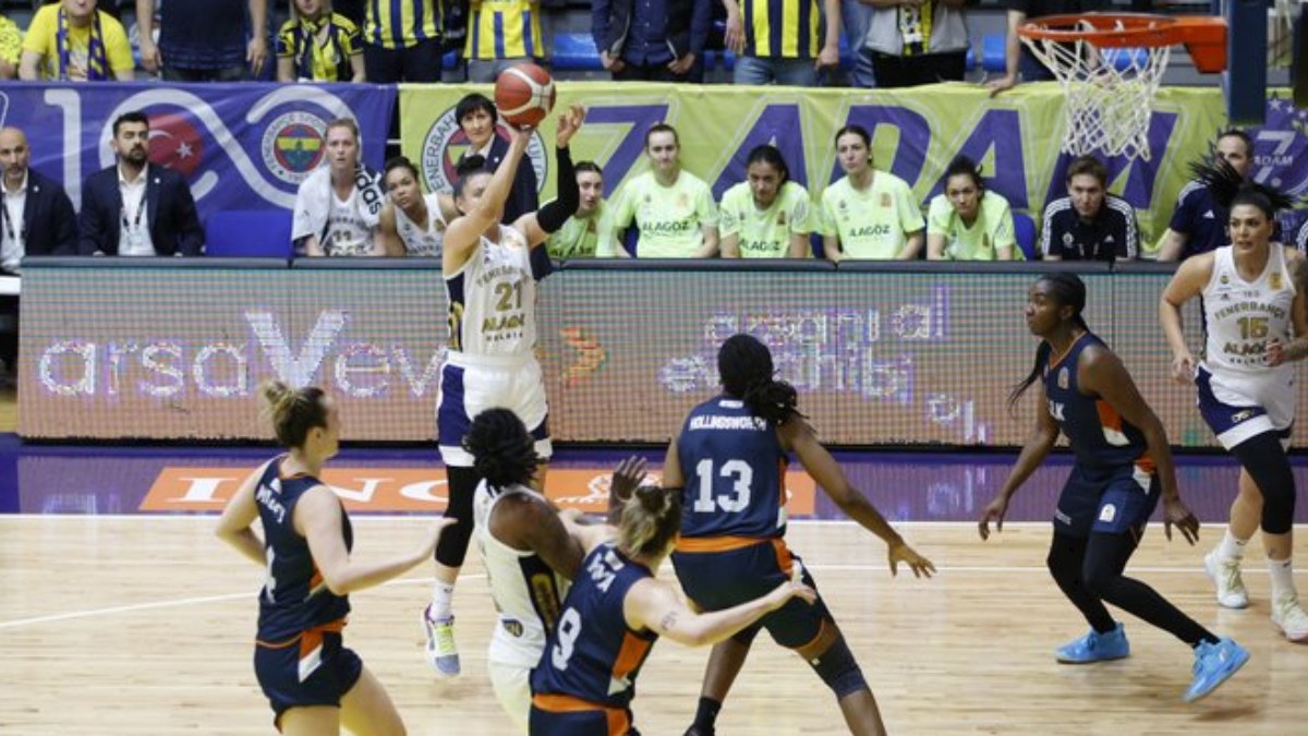 Fenerbahçe final serisinin ilk maçında galip geldi
