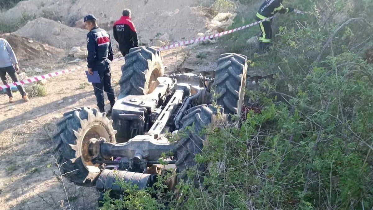 Denizli'de devrilen traktörün sürücüsü yaşamını yitirdi