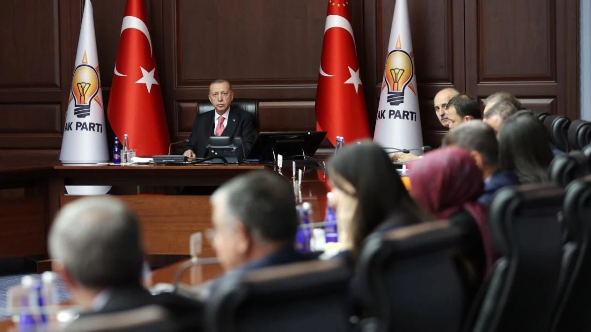 AK Parti 81 ilde yeniden sahaya iniyor: Seçim sonuçlarının nedenleriyle ilgili anket yapılacak